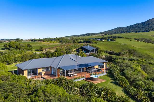 666 Te Hutewai Road Raglan_1