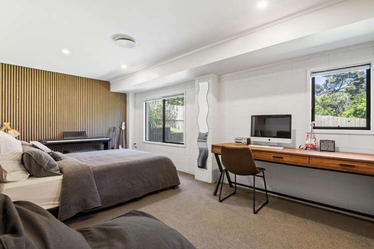 8 Poaka Place Beach Haven_14