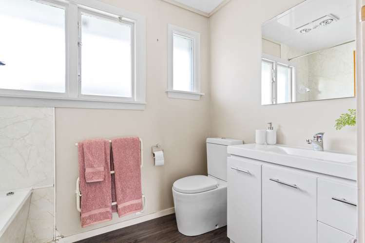 27 Hurunui Street Cracroft_10