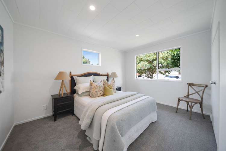 17 Sandrine Avenue Clover Park_7