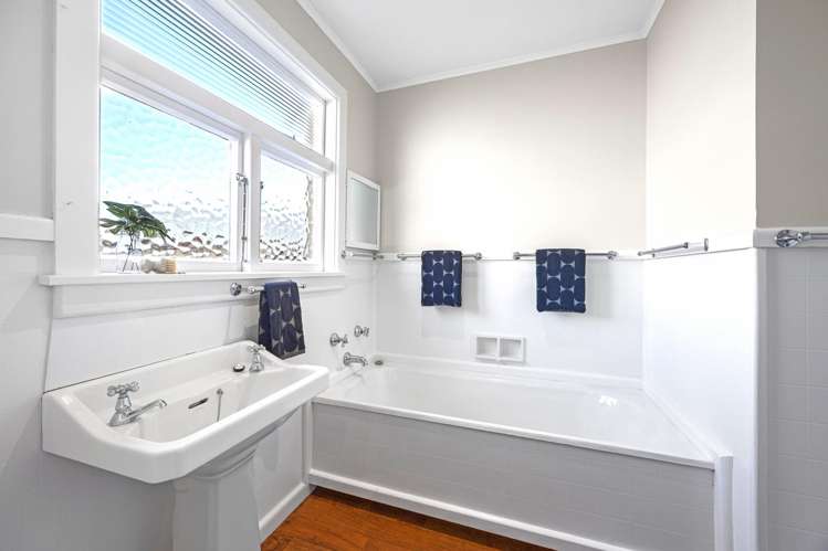 8 Ashmore Lane Strowan_14