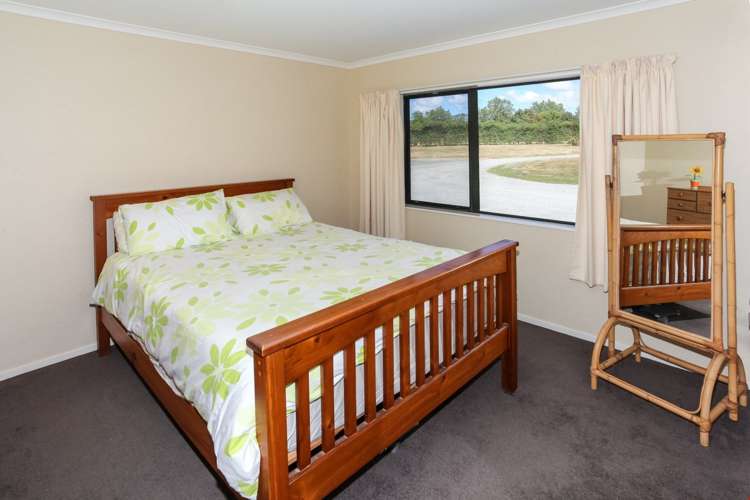 1898 Miranda Road Mangatangi_15