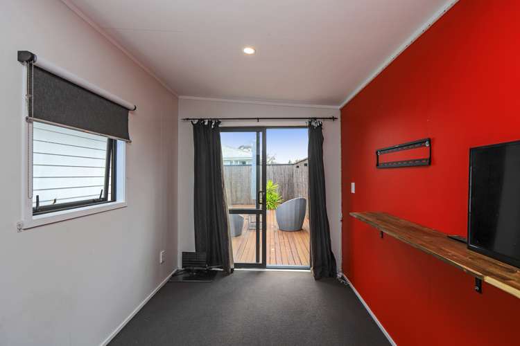 411 Lyndon Road East Hastings_11