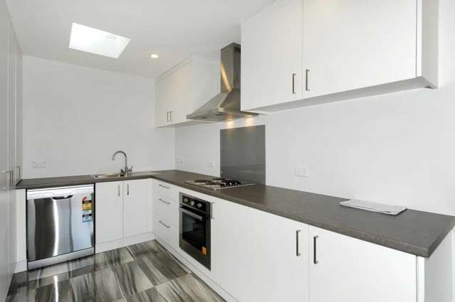 24B Sylvia Street Parklands_4