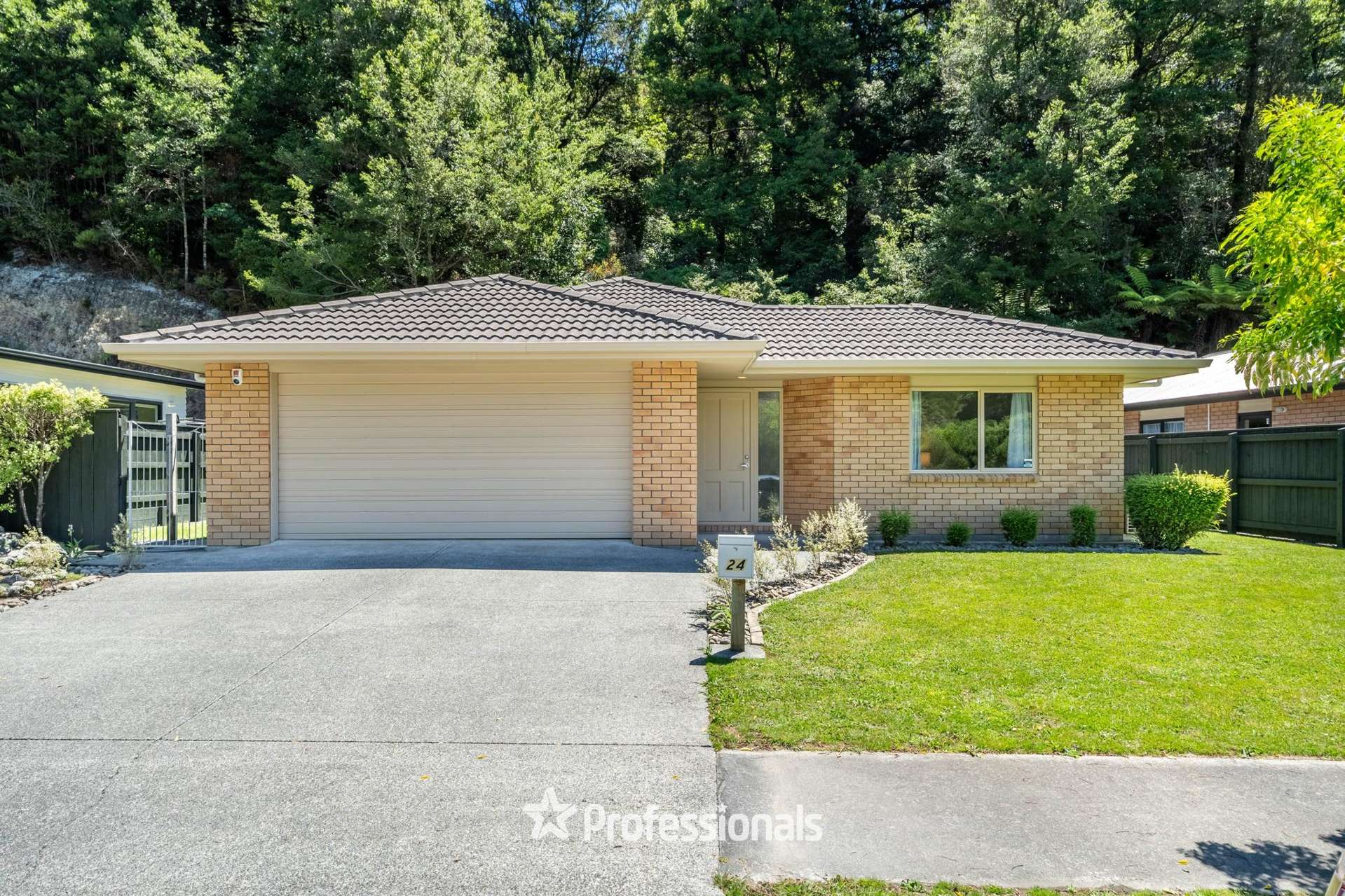 24 Aragon Grove Kingsley Heights_0
