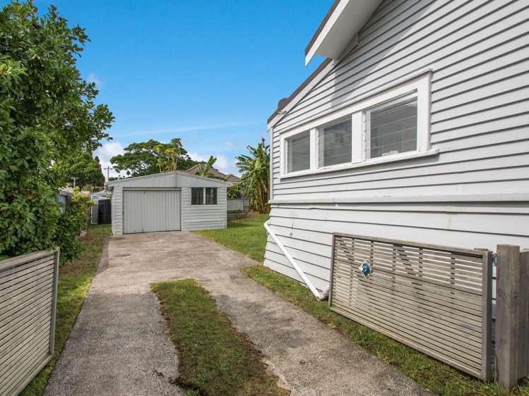 8 Smale Street Point Chevalier_15