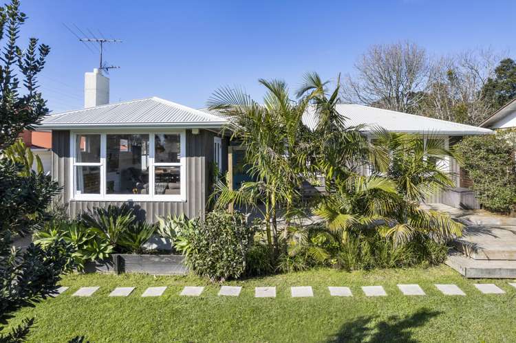 61 Glen Marine Parade_0