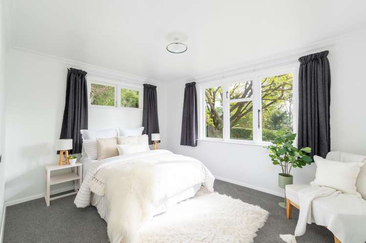 231 Whites Line East Waiwhetu_8