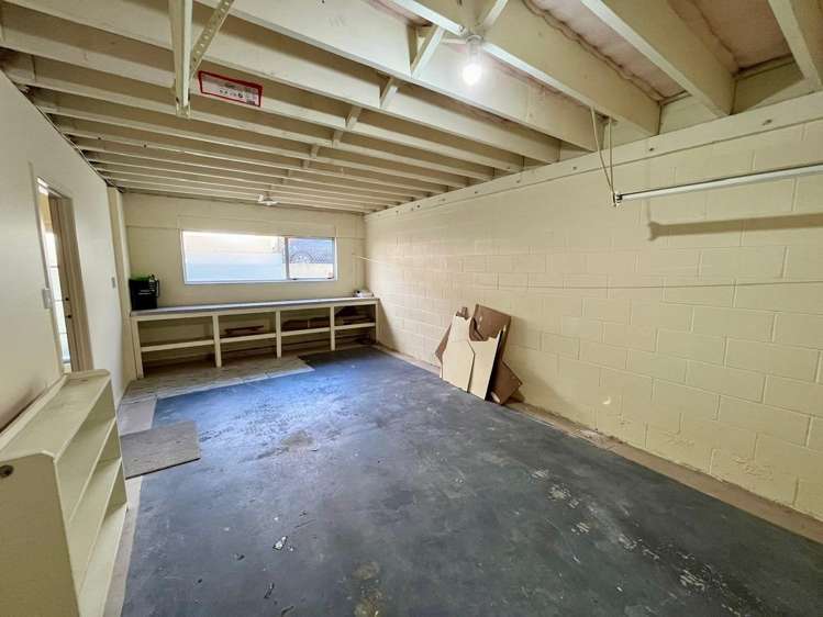 2/105 Landscape Road Mount Eden_16