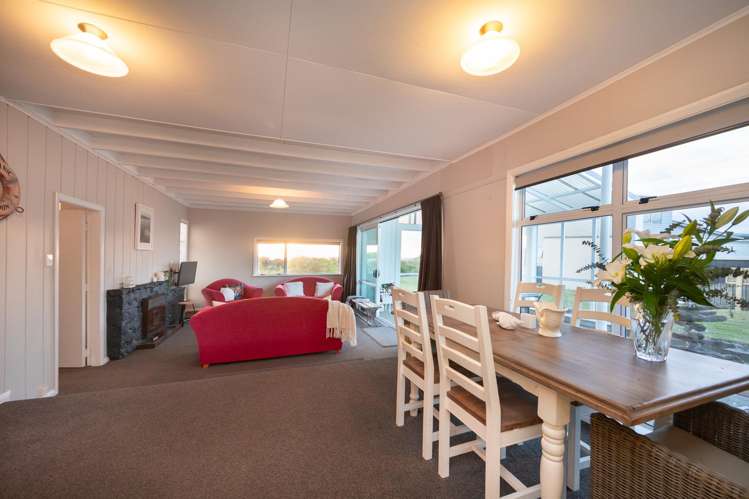 10 Marine Parade South Foxton Beach_10