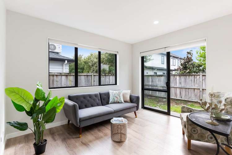 12 Hangar Lane Whenuapai_13