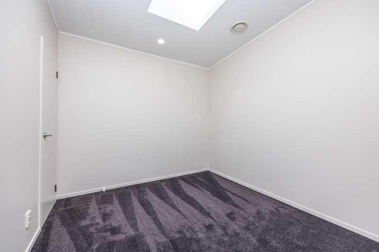 2/5 Freeman Way Manukau_8