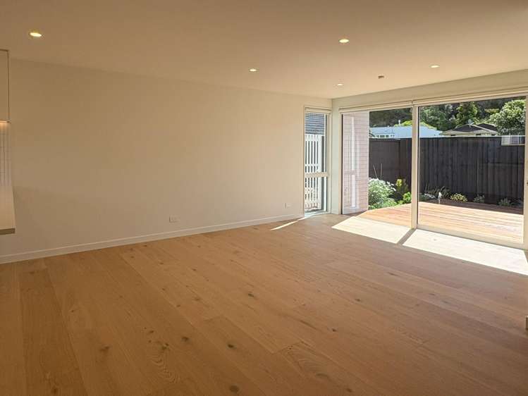 2/14 Nayland Street Sumner_4