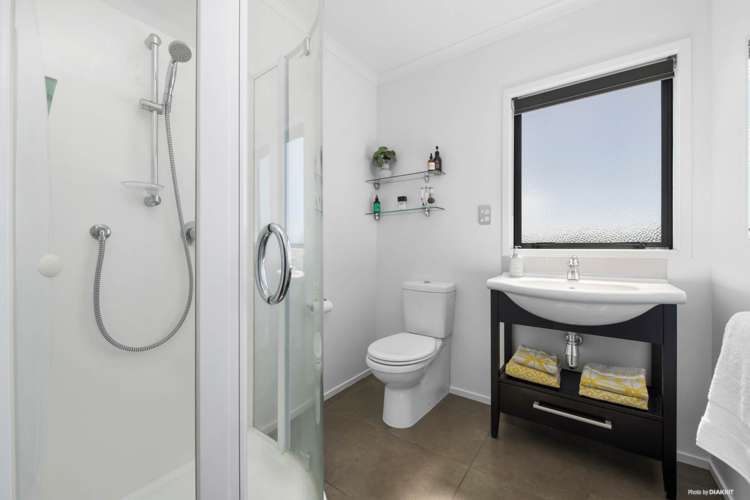 42 Columbia Crescent Beachlands_11