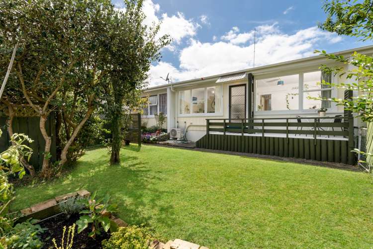 2/38 Stamford Park Road Mt Roskill_13