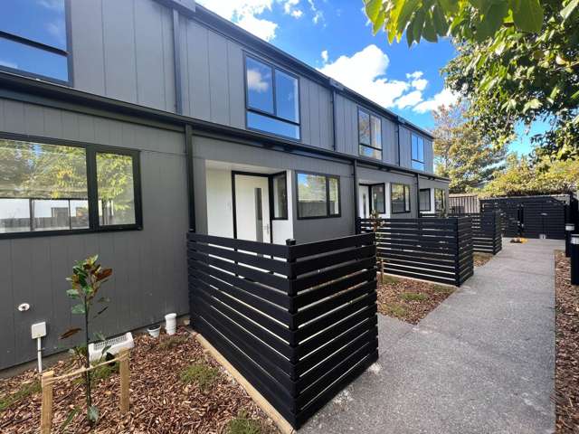 EDGEWARE/ ST ALBANS - BRAND NEW TWO BEDROOM TOWNHOUSE