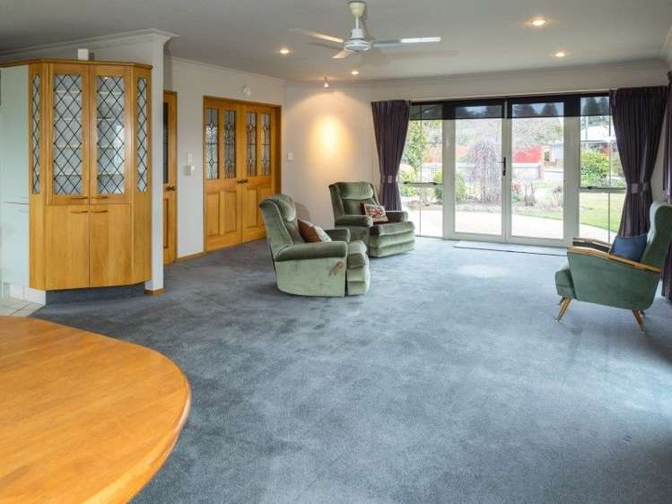 90 Pages Road Allenton_6