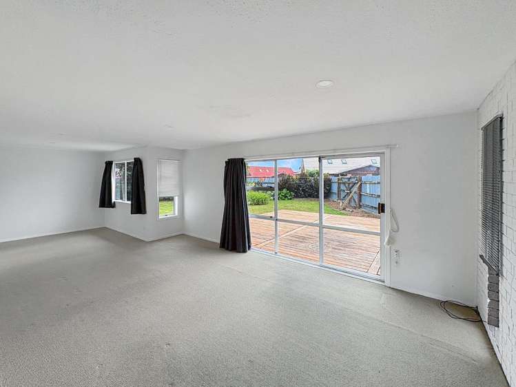 1 Strathmore Avenue 10516_6