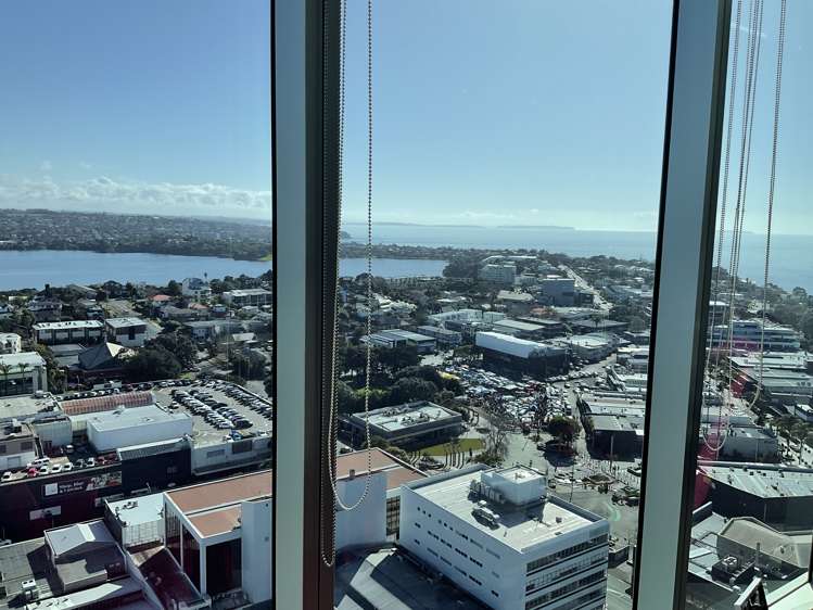 2004/3 Northcroft Street Takapuna_9