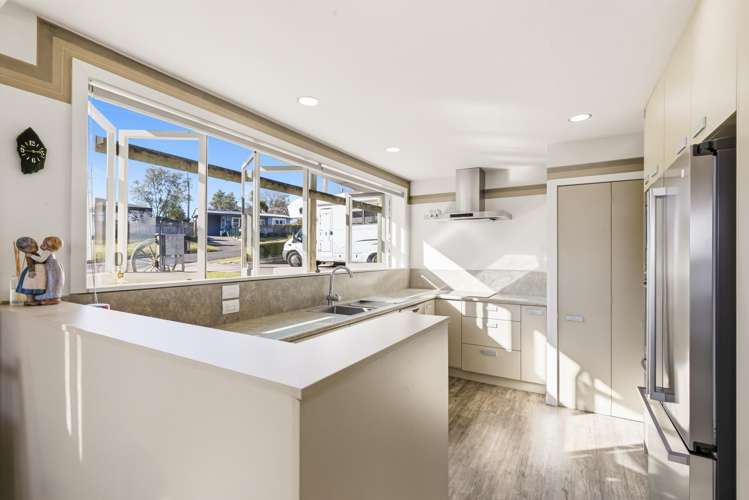 5 Matuku Street Two Mile Bay_10