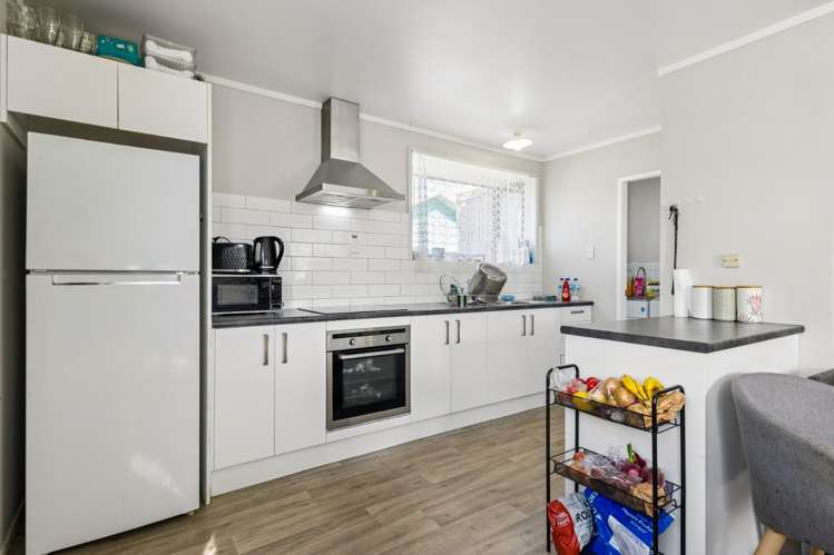 2/77 Redcrest Ave 10939_4