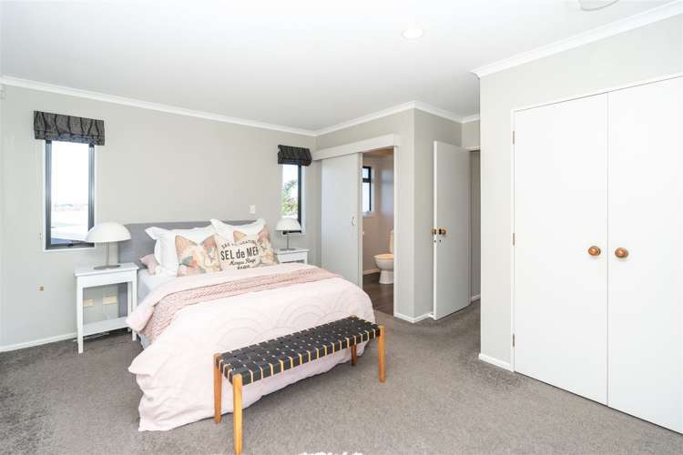 8 Pointon Glade Grandview Heights_15
