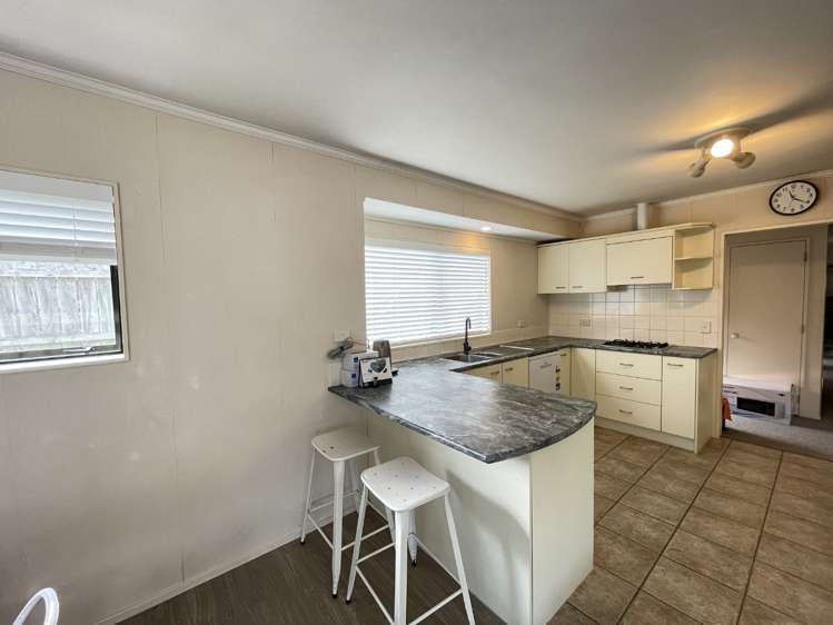 12 John Brooke Crescent 10668_1