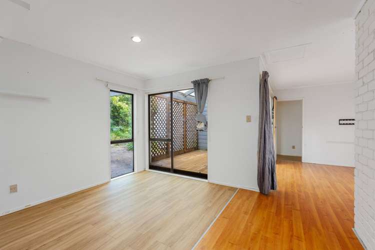 27 Greenvalley Rise Glenfield_10