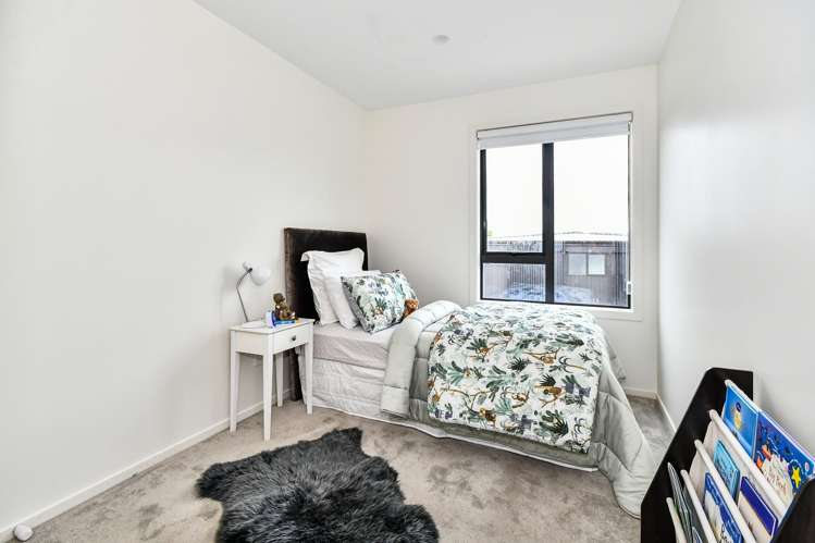 2/75 McAnnalley Street Manurewa East_12