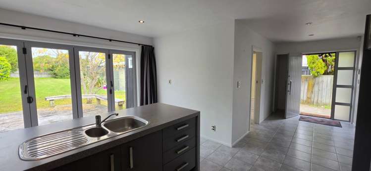  12 Rimutaka Street Paraparaumu_2