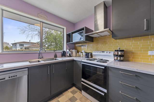 2/11 Salford Avenue Redwood_1