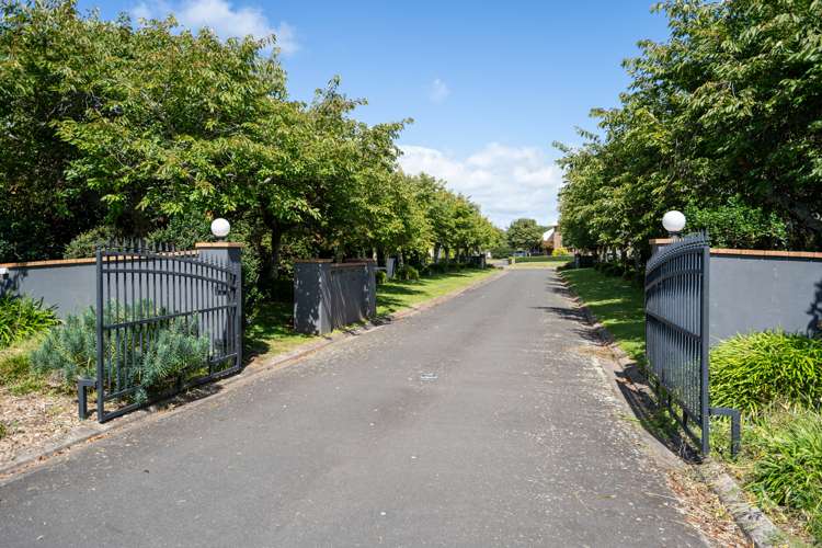 200 The Oaks Drive Leamington_22