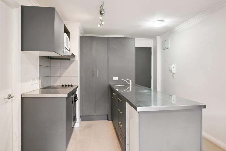 208/15 Holland Street_3