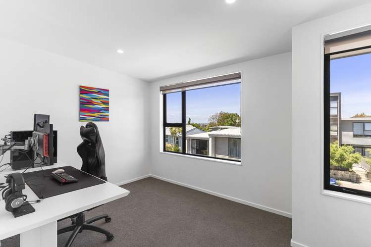 2/15 Chivalry Road Glenfield_7