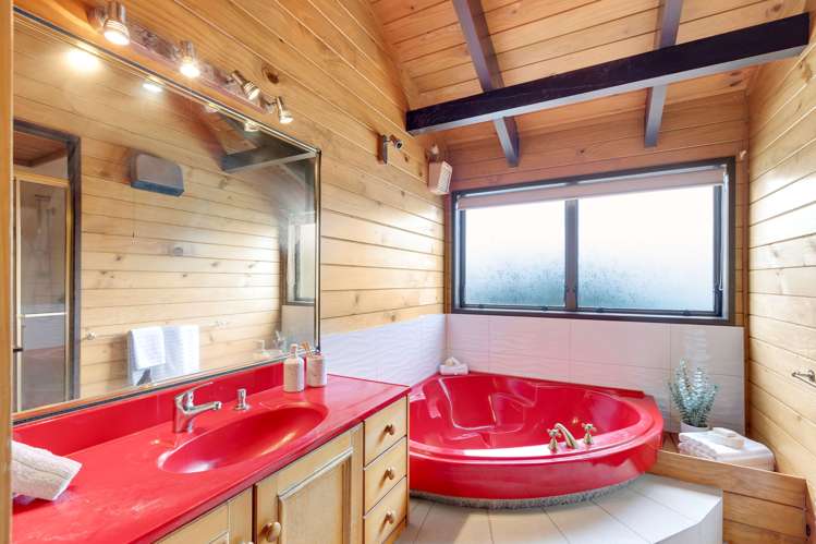 6 Emma Place Pukete_24