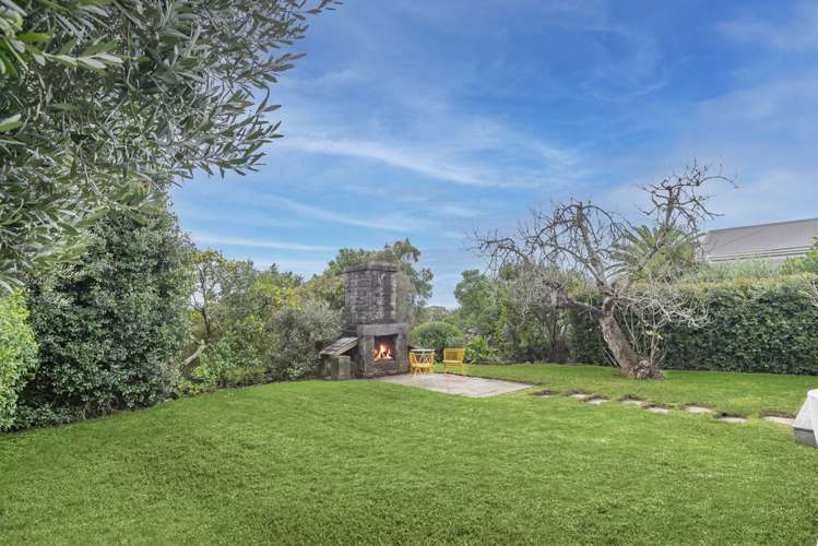 17 Onewa Road Northcote_14