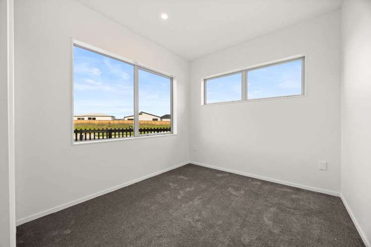 44 Furlough Road Opaheke_16