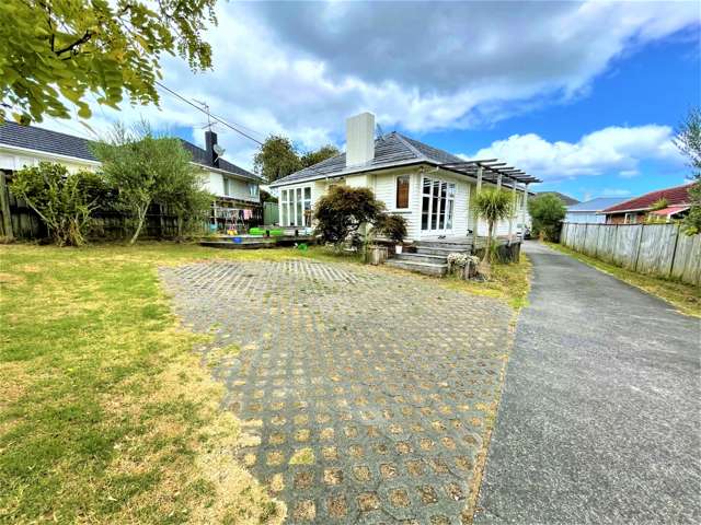 1/3 Mackenzie Street Te Atatu South_1