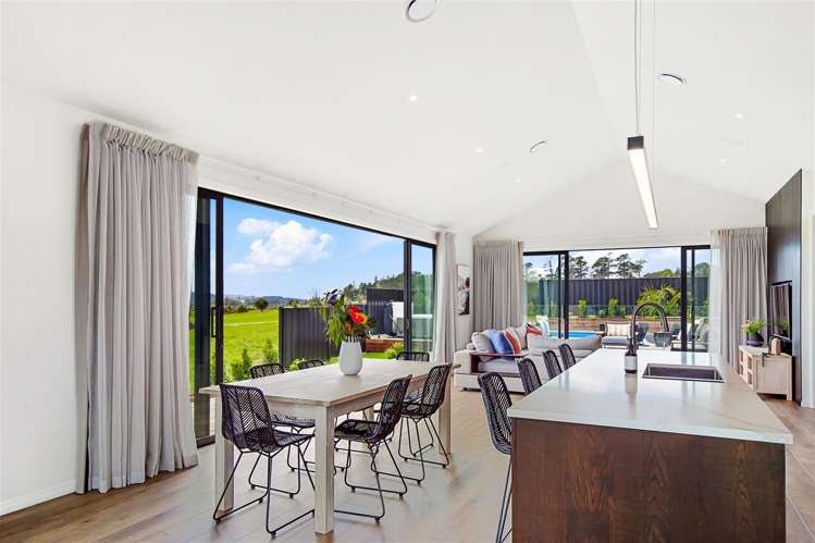 65 Grayson Road Wainui_12