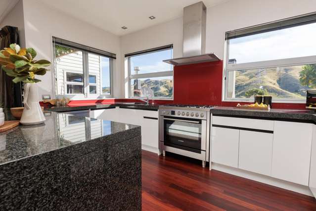 8 Didsbury Grove Churton Park_3