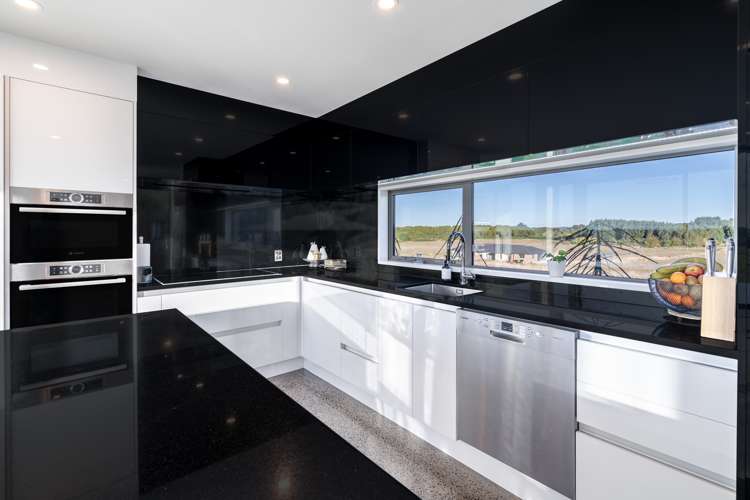 89 Sunrise Drive Seaward Bush_9