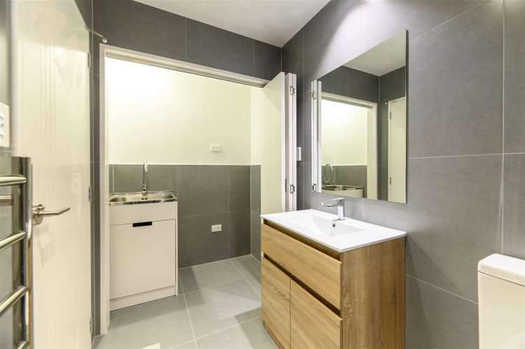 7/11 Scanlen Terrace Kelston_11