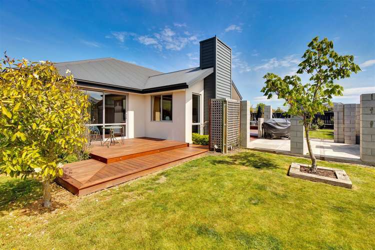 8 Simms Lane West Melton_19