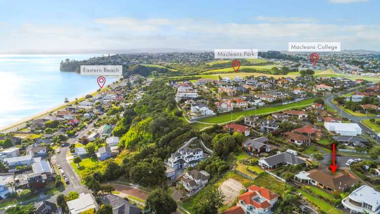 6 Embling Place Eastern Beach_18