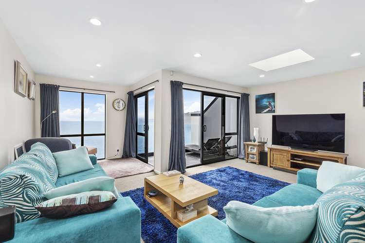 2/148 Evans Bay Parade Roseneath_5