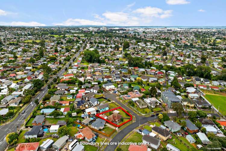 8 Wroughton Crescent Otara_9
