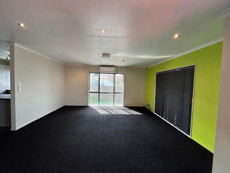 4 Robert Skelton Place Clendon Park_9