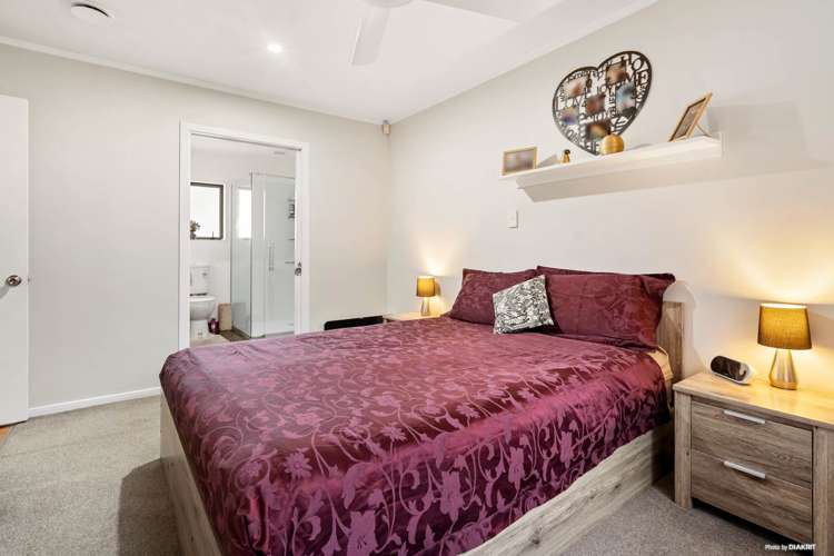 20 Loughanure Place Massey_6