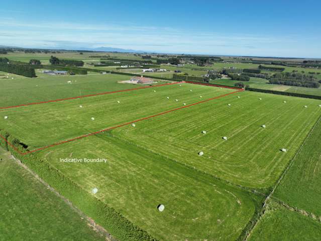 Prime West Plains Bare Land – 2 Hectares