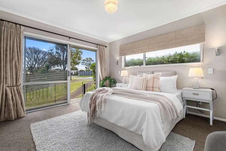 4 Sunny Bay Road Matua_8